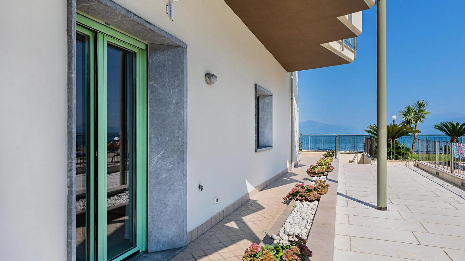 Residenza Miralago II By Wonderful Italy Desenzano del Garda 0*,  Italia